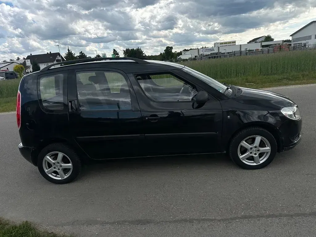 Gebraucht Skoda Roomster Active 90 PS (66 kW) 2013 Schwarz Van / Kleinbus