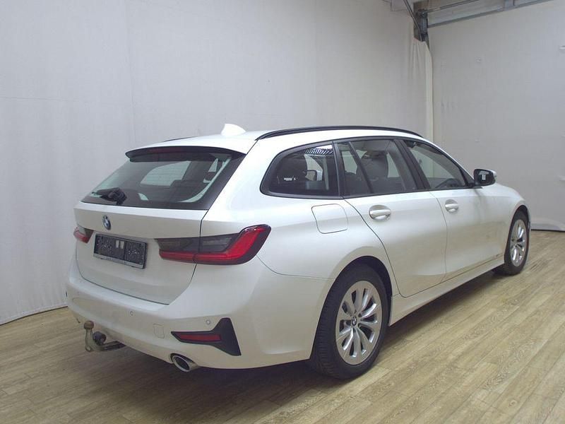 Gebraucht BMW 320 Advantage 190 PS (139 kW) 2021 Alpinweiss iii Kombi