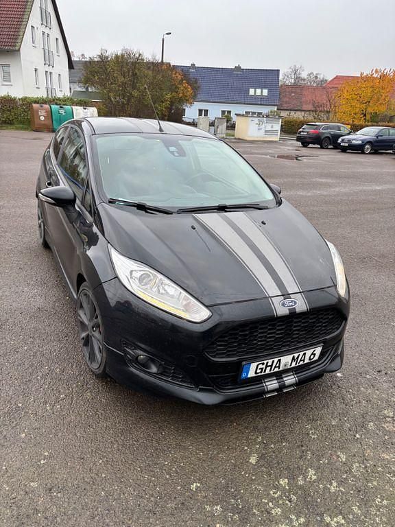 Schwarz Gebraucht 2014 Ford Fiesta Limousine | 3.500 € (Superpreis) - Bild 1/4