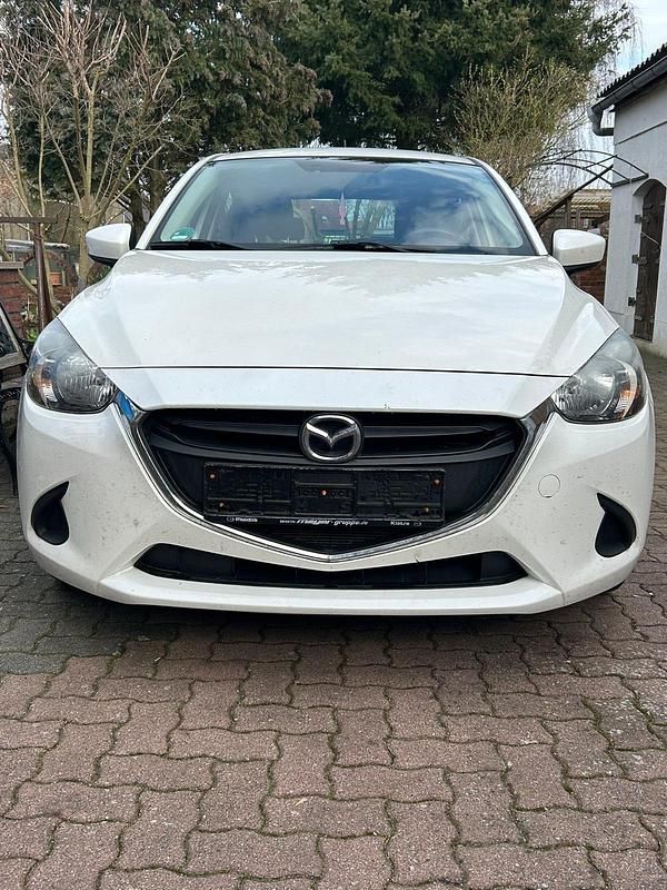 Gebraucht Mazda 2 75 PS (55 kW) 2015 Weiß Kleinwagen