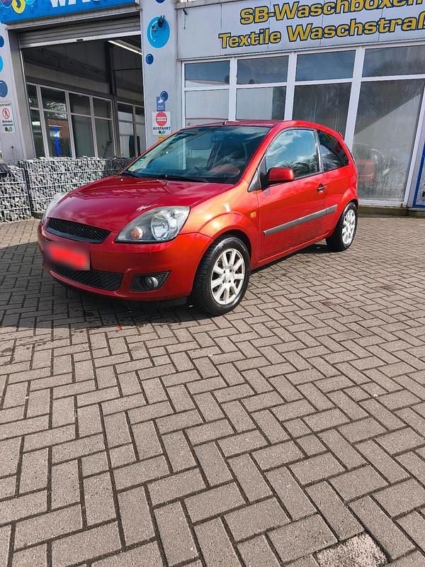 Gebraucht Ford Fiesta 80 PS (58 kW) 2005 Rot Kleinwagen