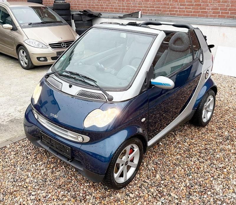 Blau Gebraucht 2003 Smart ForTwo Cabrio Cabrio | 2.490 € (Fairer Preis) - Bild 1/4