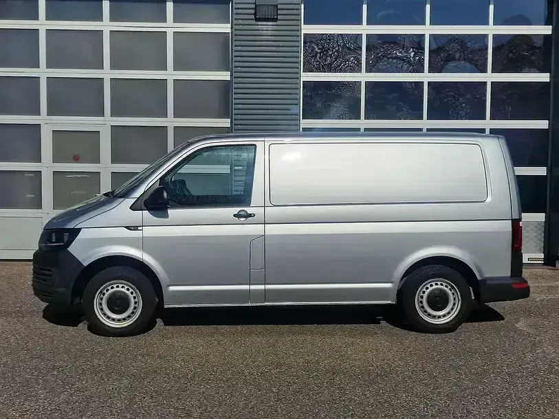 Gebraucht VW Transporter 102 PS (75 kW) 2019 Reflexsilber metallic Van