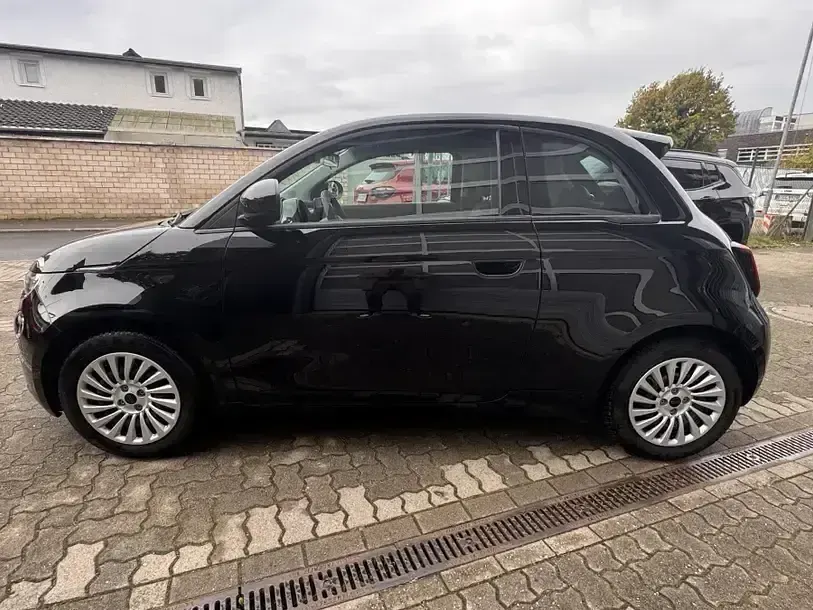 Gebraucht Fiat 500e 86 kW (118 PS) 2023 Schwarz Limousine