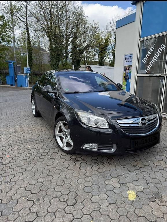 Schwarz Gebraucht 2012 Opel Insignia Sport Limousine | 6.990 € (Fairer Preis) - Bild 1/4