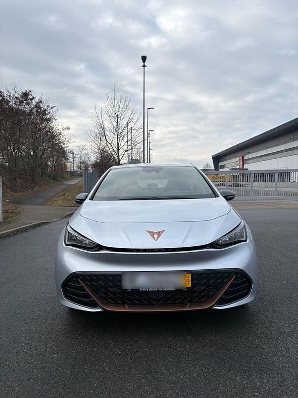 Neu Cupra Born 169 kW (231 PS) 2025 Grau Kleinwagen