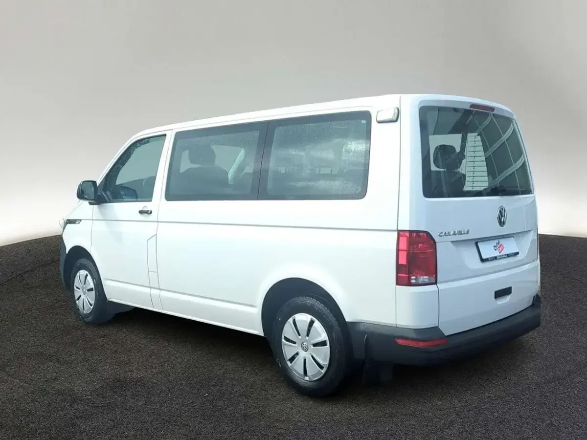Gebraucht VW Caravelle Trendline 110 PS (80 kW) 2023 Candyweiß Van