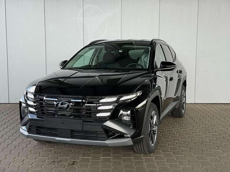 Shimmering silver metallic Neu 2024 Hyundai Tucson GO! SUV | 32.650 € (Superpreis) - Bild 1/4
