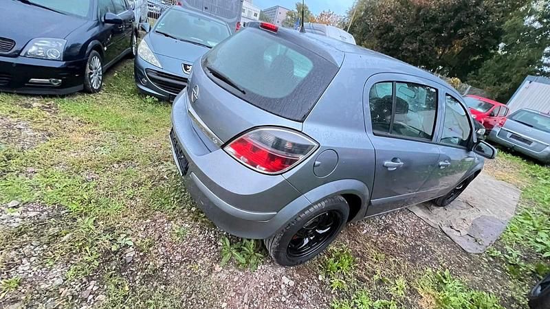 Silber Gebraucht 2008 Opel Astra Kleinwagen | 1.380 € (Fairer Preis) - Bild 1/4