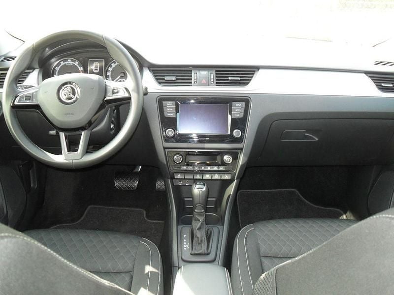 Gebraucht Skoda Rapid Drive 125 PS (91 kW) 2017 Weiß Kleinwagen