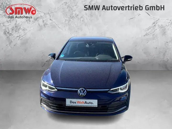 Gebraucht VW Golf VIII Active 150 PS (110 kW) 2023 Atlantic blue metallic Limousine