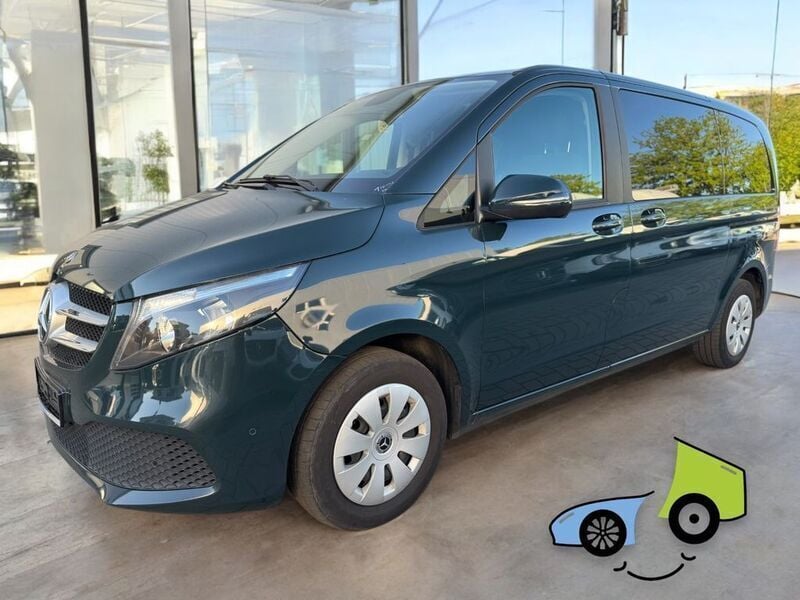 Grün Gebraucht 2020 Mercedes V220 Van / Kleinbus | 31.400 € (Superpreis) - Bild 1/4