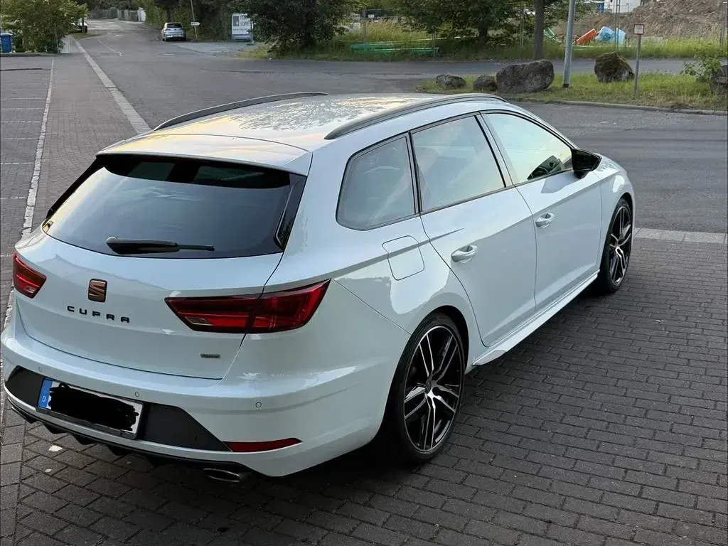 Gebraucht Seat Leon 4Drive 300 PS (220 kW) 2019 Weiß Limousine