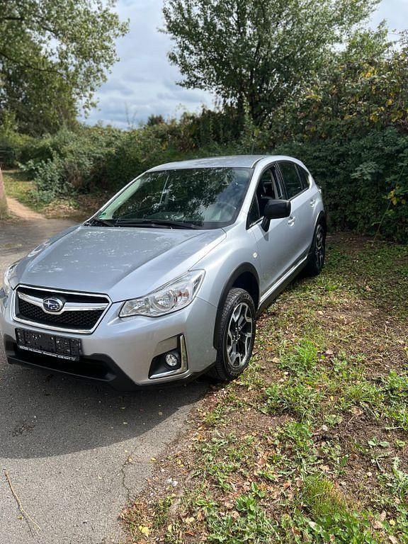 Silber Gebraucht 2017 Subaru XV Active SUV | 16.900 € (Guter Preis) - Bild 1/4