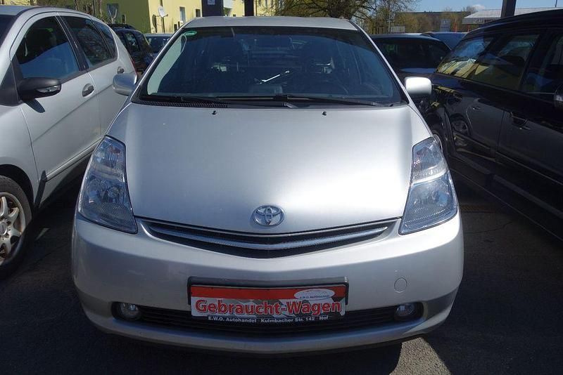 Second-hand Toyota Prius Executive 77 CP (56 kW) 2007 Argintiu Hatchback