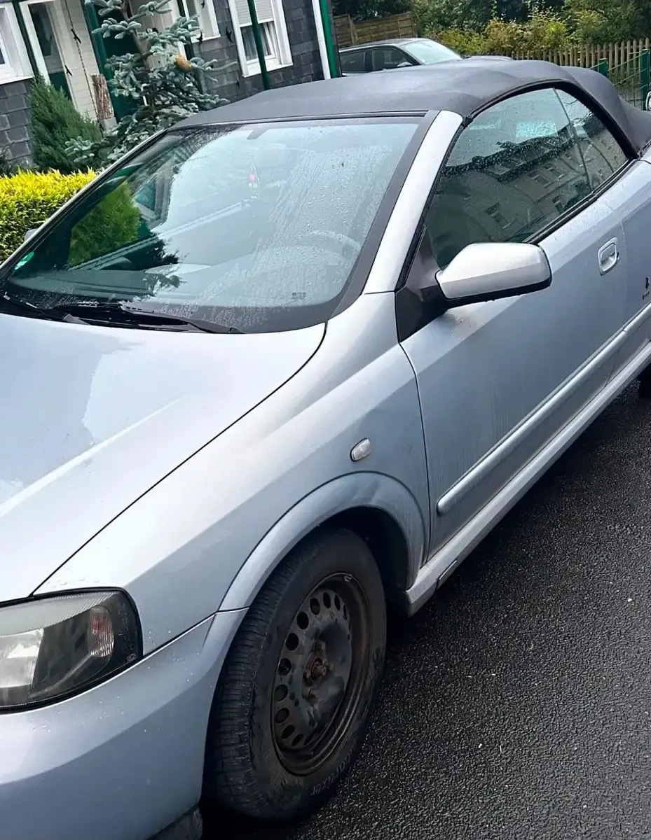 Gebraucht Opel Astra 101 PS (74 kW) 2002 Silber Cabrio