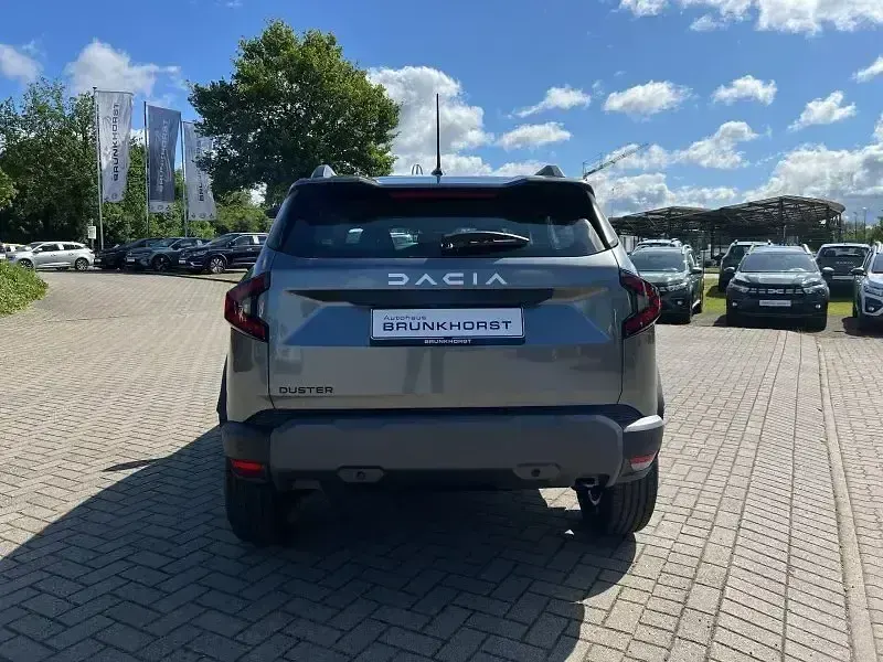 Second-hand Dacia Duster Expression 101 CP (74 kW) 2025 Verde SUV