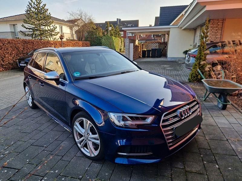 Gebraucht Audi S3 Ambiente 310 PS (228 kW) 2018 Blau Limousine