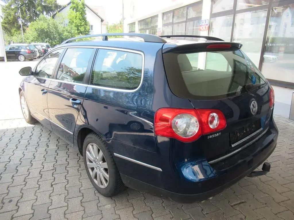 Gebraucht VW Passat Comfortline 140 PS (102 kW) 2005 Blau Kombi