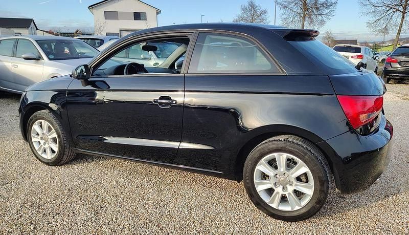 Gebraucht Audi A1 Attraction 90 PS (66 kW) 2013 Schwarz Kleinwagen