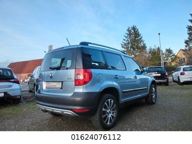 Gebraucht Skoda Yeti Adventure 122 PS (89 kW) 2014 Blau SUV