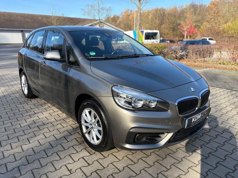 Silber Gebraucht 2014 BMW 218 Active Tourer Van / Kleinbus | 5.990 € (Guter Preis) - Bild 1/4