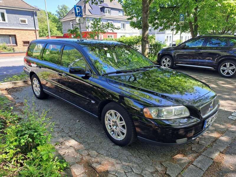 Gebraucht 2004 Volvo V70 Summum Kombi | 3.700 € (Fairer Preis) - Bild 1/4