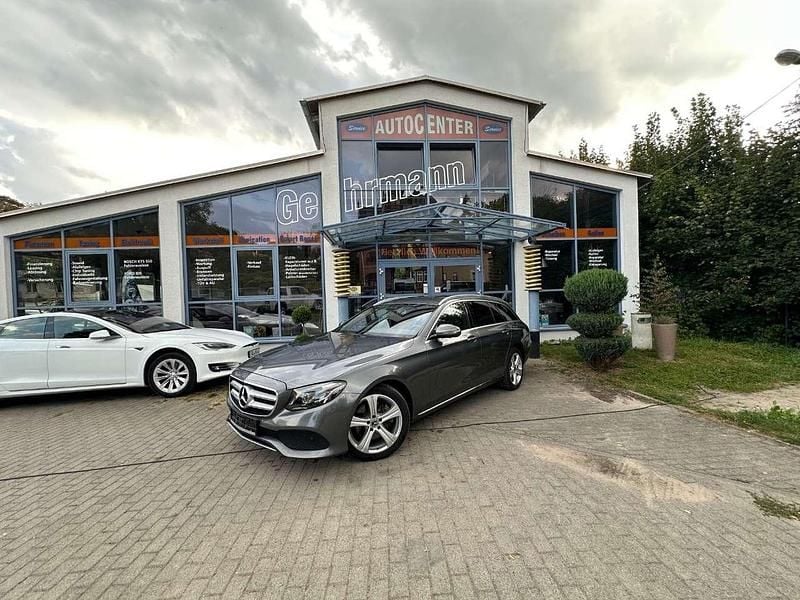 Grau Gebraucht 2017 Mercedes E220 Kombi | 17.490 € (Guter Preis) - Bild 1/4
