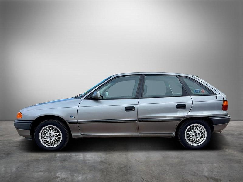 Gebraucht Opel Astra 70 PS (51 kW) 1993 Grau Kleinwagen