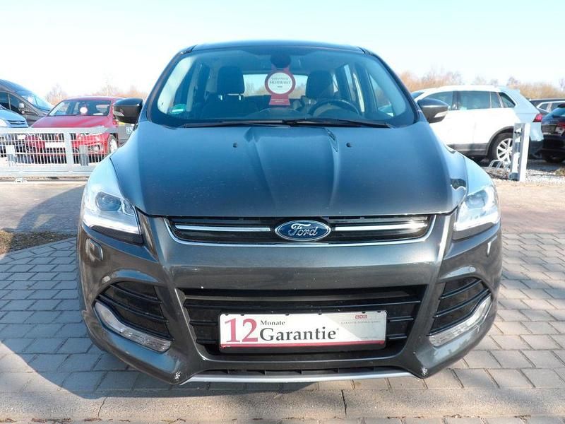 Gebraucht Ford Kuga Titanium 120 PS (88 kW) 2015 Grau SUV