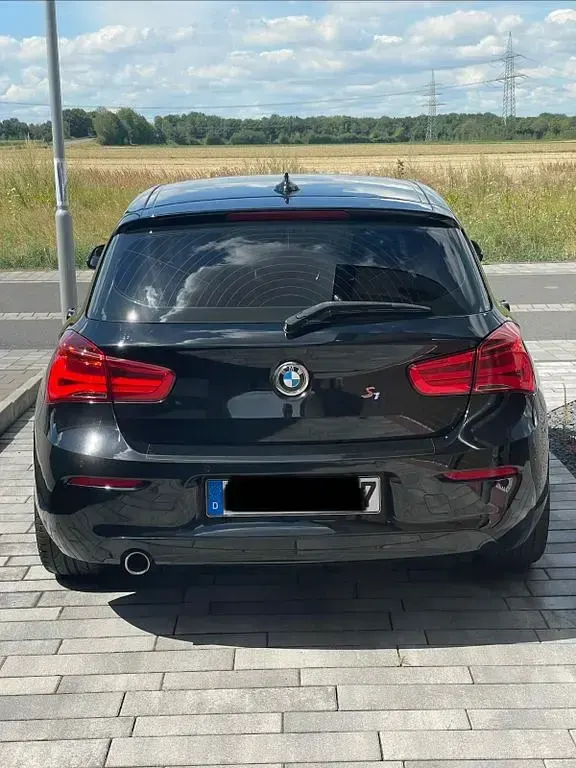 Gebraucht BMW 116 Advantage 116 PS (85 kW) 2016 Schwarz Kleinwagen