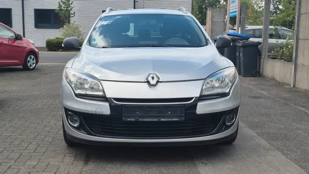 Gebraucht Renault Mégane 101 PS (74 kW) 2013 Grau Limousine