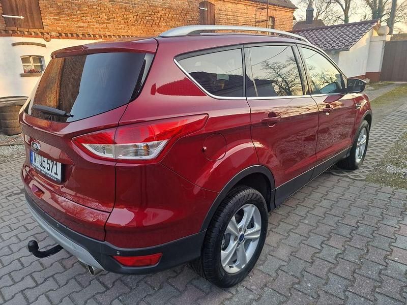 Gebraucht Ford Kuga Titanium 150 PS (110 kW) 2015 Rot SUV