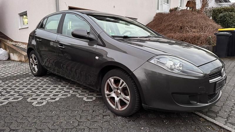 Gebraucht Fiat Bravo 90 PS (66 kW) 2010 Grau Kleinwagen