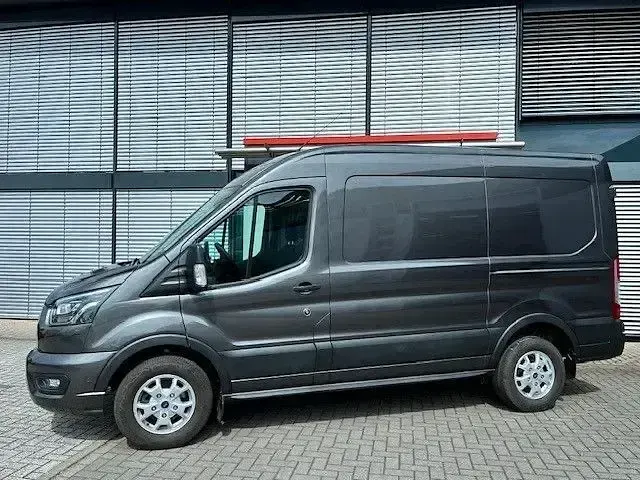 Gebraucht Ford Transit Limited 185 PS (136 kW) 2021 Grau Van / Kleinbus
