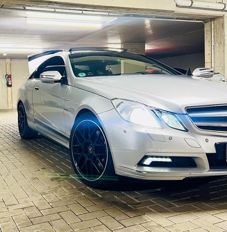 Gebraucht Mercedes E350 292 PS (214 kW) 2009 Silber Coupé