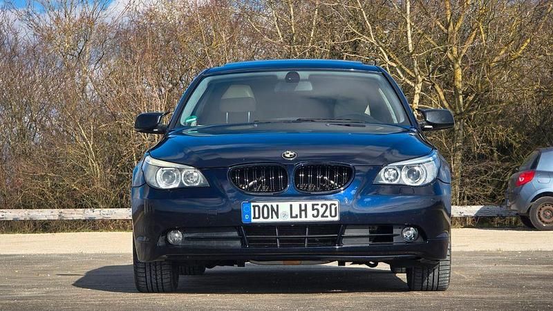 Second-hand BMW 520 170 CP (125 kW) 2004 Albastru Berlinǎ