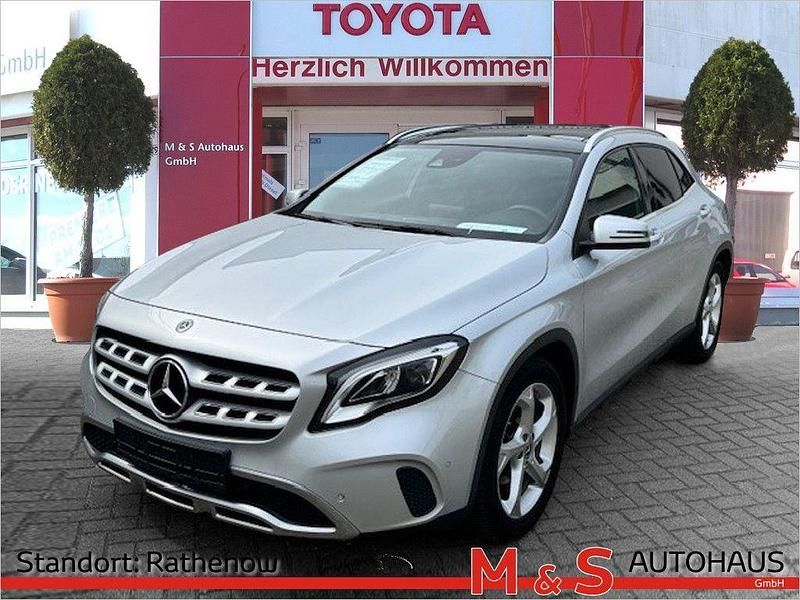 Silber Gebraucht 2019 Mercedes GLA200 Urban SUV | 25.490 € (Fairer Preis) - Bild 1/4
