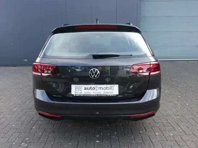 Gebraucht VW Passat Conceptline 150 PS (110 kW) 2023 Grau Kombi
