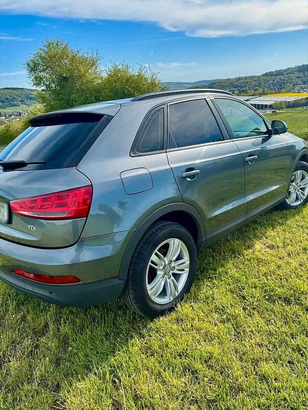 Gebraucht Audi Q3 140 PS (102 kW) 2012 Grau SUV
