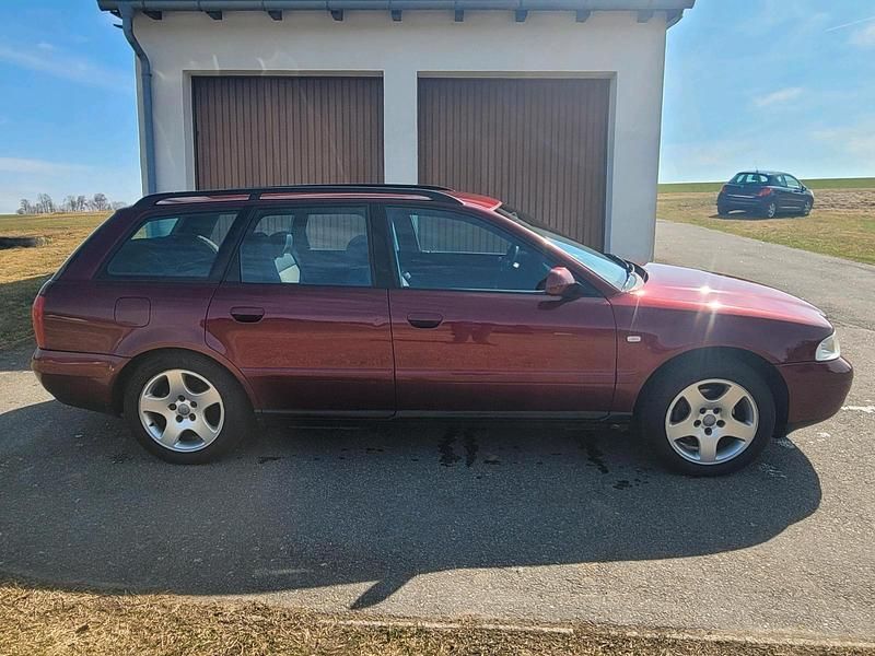 Gebraucht Audi A4 180 PS (132 kW) 2000 Rot Kombi