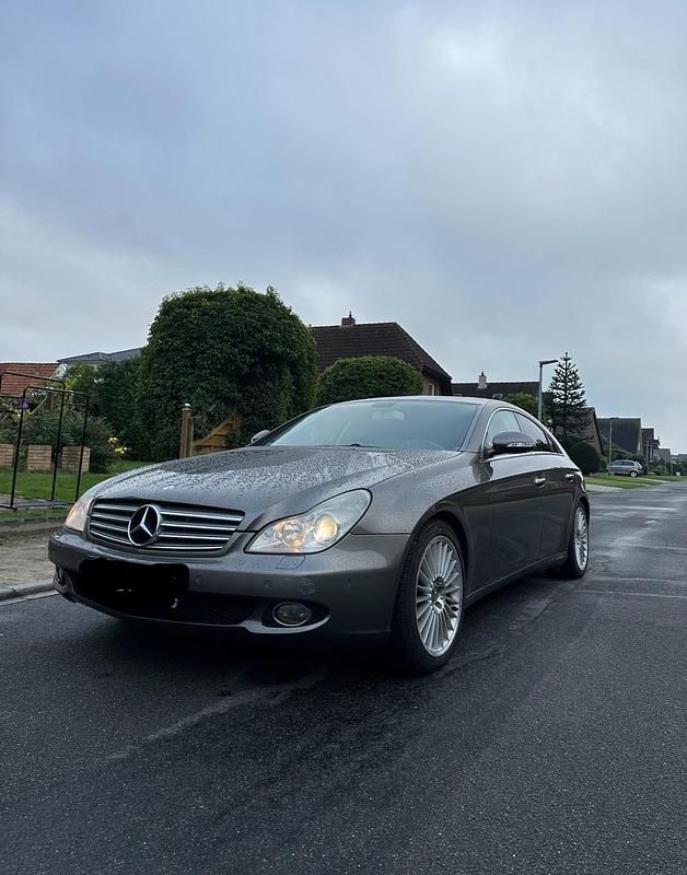 Gebraucht Mercedes CLS320 224 PS (164 kW) 2006 Gold Coupé