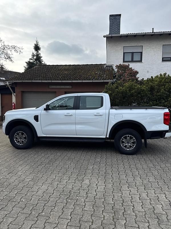 Gebraucht Ford Ranger XLT 170 PS (125 kW) 2023 Weiß Pickup