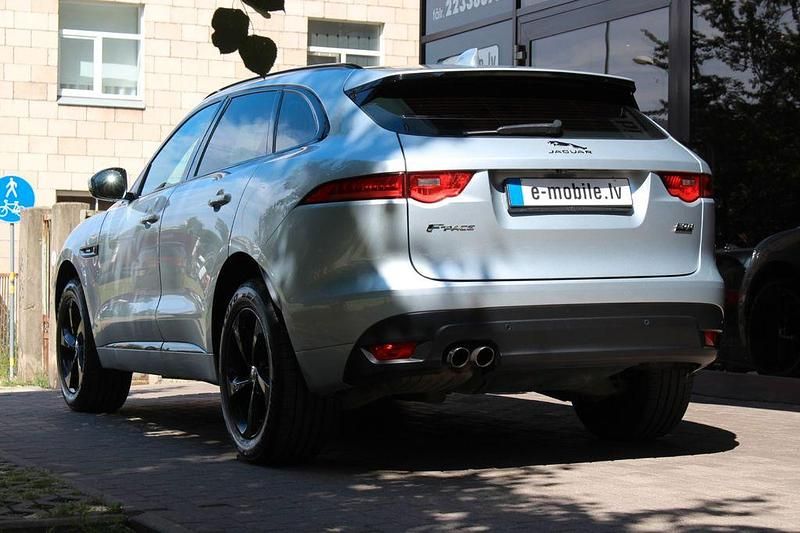 Gebraucht Jaguar F-Pace R-Sport 179 PS (131 kW) 2019 Silber SUV