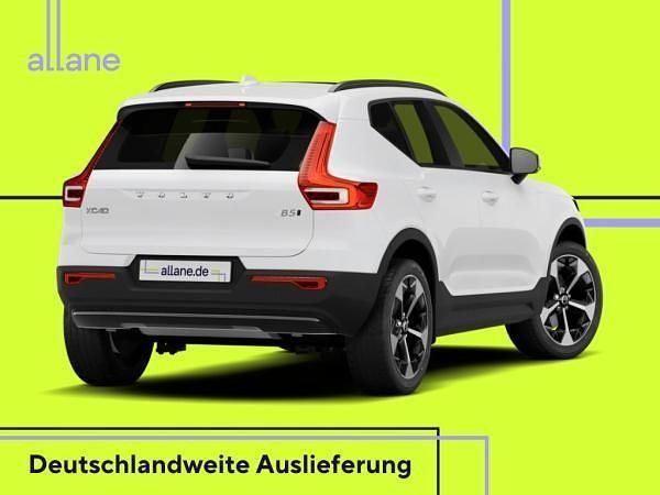 Neu Volvo XC40 Plus 197 PS (144 kW) 2025 Grau (vapour grey) SUV