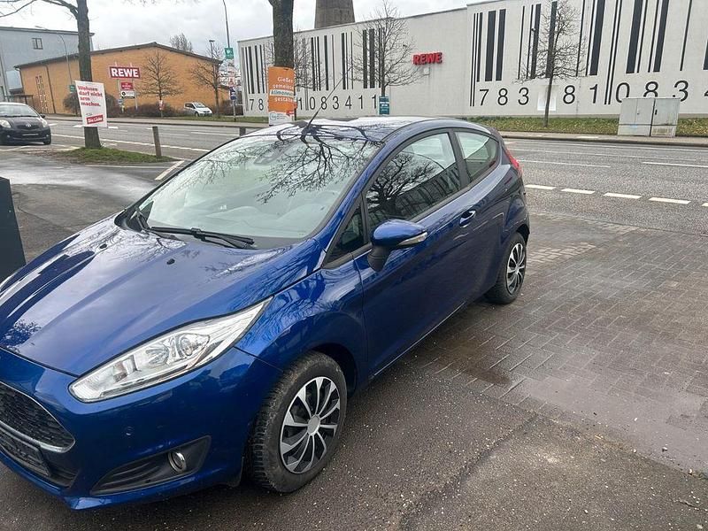 Gebraucht Ford Fiesta Celebration 80 PS (58 kW) 2016 Blau Kleinwagen