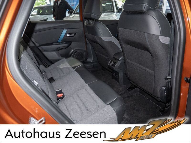 Gebraucht Citroën e-C4 Feel 100 kW (136 PS) 2022 Karamellbraun (metallic) Limousine