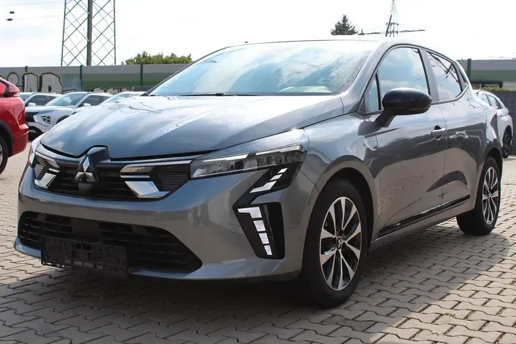 Gebraucht Mitsubishi Colt Plus 67 PS (49 kW) 2024 Grau Kleinwagen