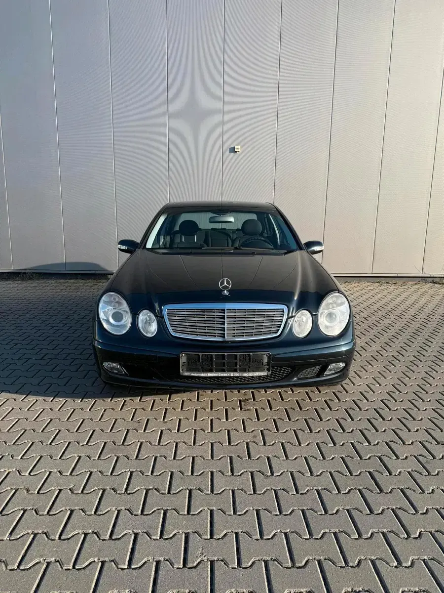 Gebraucht Mercedes E240 177 PS (130 kW) 2003 Schwarz Limousine