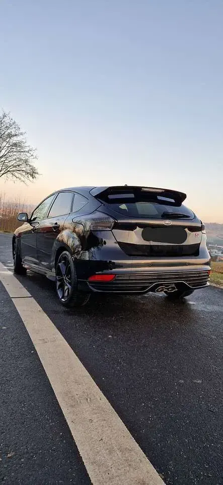 Usata Ford Focus ST 185 CV (136 kW) 2018 Nero Berlina